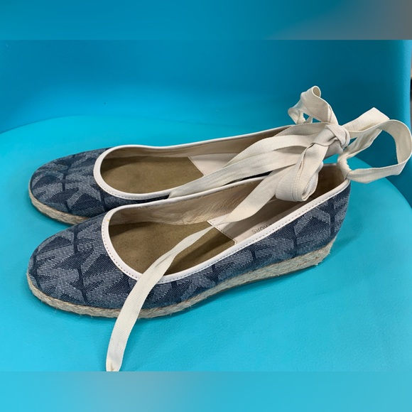 Michael Kors Fairleys Girls Silver Blue Logo Ankle Strap Ballet Flats Shoes - Picture 1 of 4